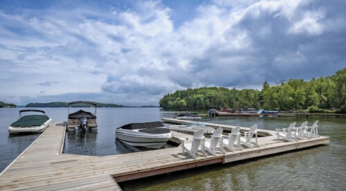 Renovated 4 Bed, 3 Bath. Mins from Port Sandfield. Tennis! Beach!