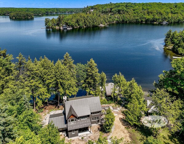 Exterior - Incredible 6 bdrm luxury!! 310' of Frontage! AC! Sunsets! (Rosseau)