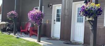 The Antler Luxury Cabin! Cooke City, at the entrance of Yellowstone's NE Gate and Lamar Valley