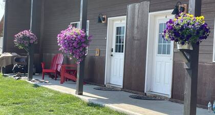 The Antler Luxury Cabin! Cooke City, at the entrance of Yellowstone's NE Gate and Lamar Valley