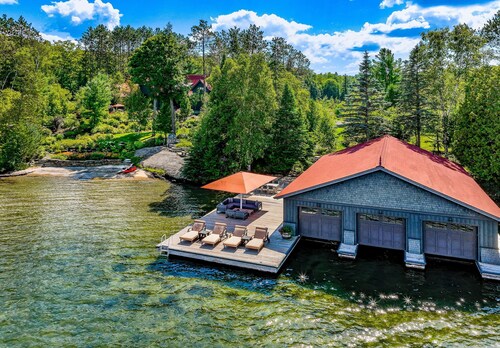 Central Lake Joe! Ultra Chic! 7 Bdrm! Beach! 1400sqft Party Dock! Sauna!