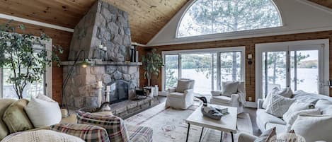 TV, fireplace, stereo