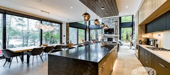 Incredible Modern 6 bdrm, 5 bath Open-Concept Cottage on Lovely Lake of Bays!