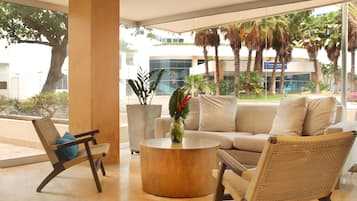 32-inch TV with cable channels