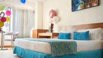 Superior Room, Partial Ocean View | Desk, blackout drapes, free WiFi, bed sheets