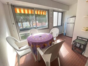 Dining - APPARTEMENT AVEC 2 CHAMBRES ENTRE CENTRE PORT ET PLAGE (LE CAP D AGDE)