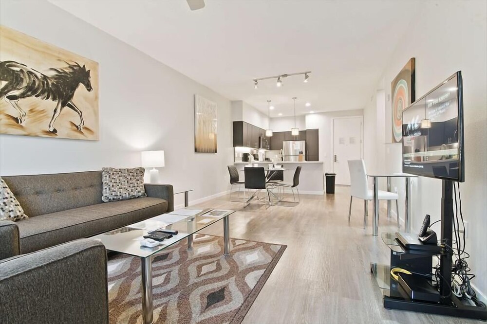 1BR Apt in Menlo Park| Work From Home | WiFi+Desk | Gym+Pool