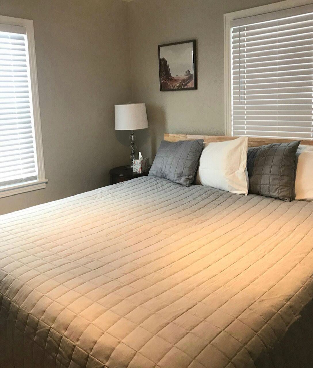 2 多间卧室、熨斗/熨衣板、WiFi、床单