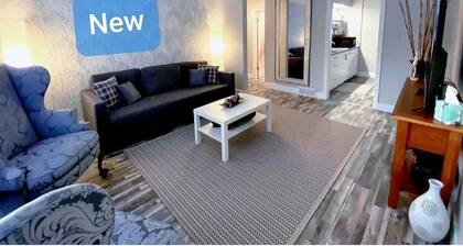 Skots Villa Bottom West. Near Sanford Medical, Midco, Univ. SF & Augustana