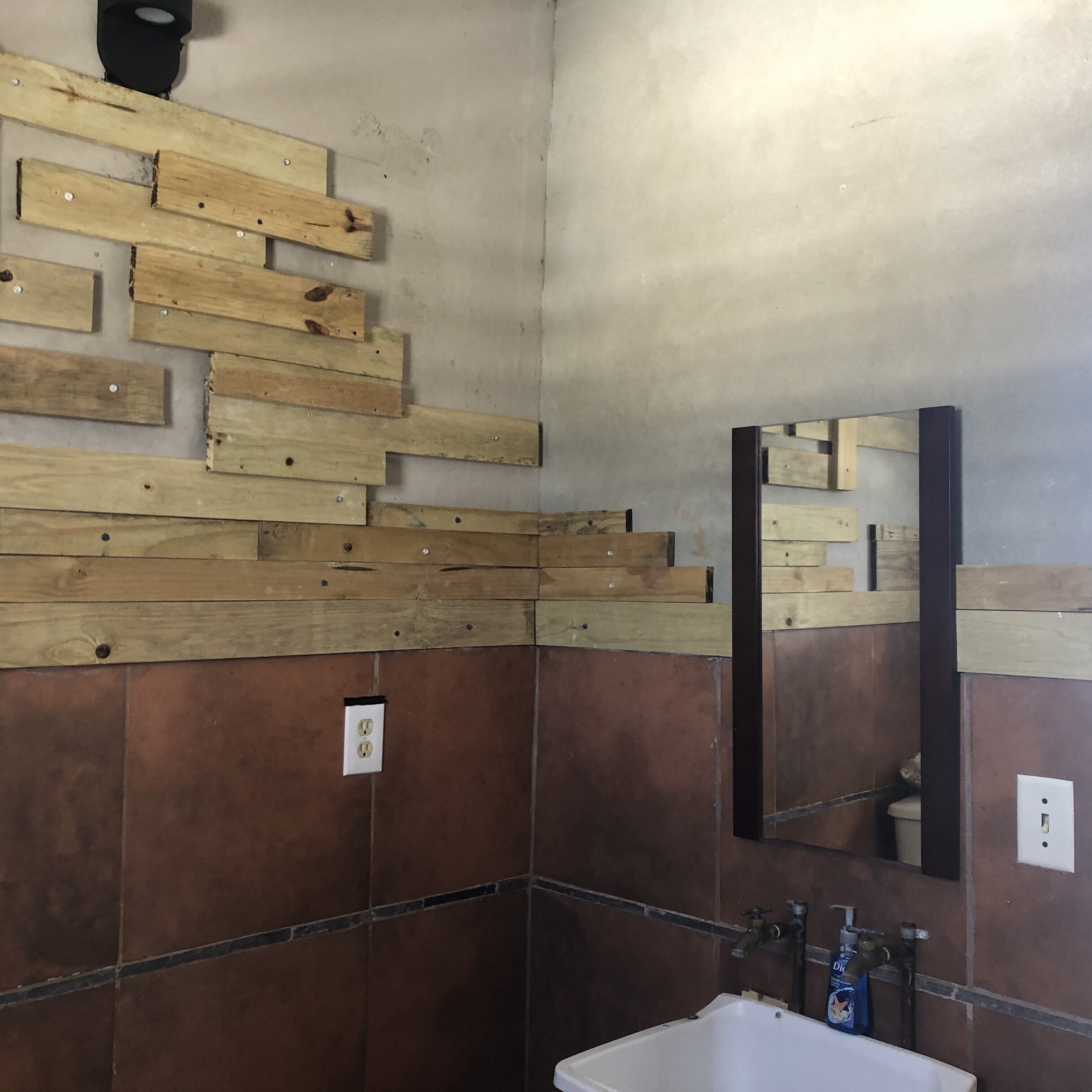 Shower, hair dryer, towels, toilet paper