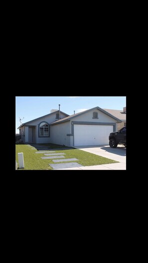 Property grounds - ****915 Modern Hideaway*** (El Paso)