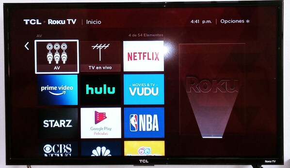 A TCL Roku TV with a grid of streaming service logos. - Casa Campo Obymar, a villa with panoramic views and a private pool. Electric generator (Moca)