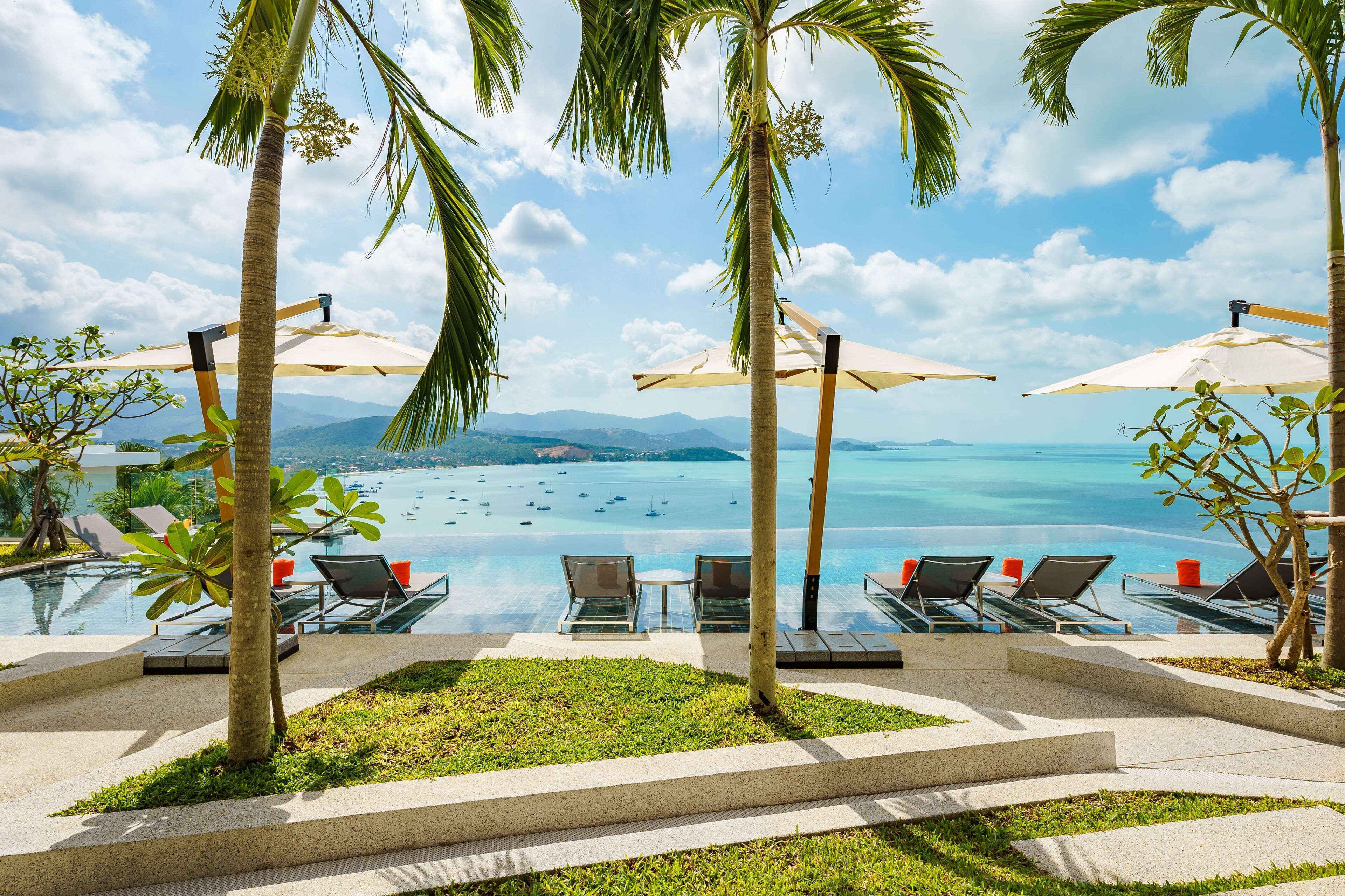 Grand Deluxe Pool Access Suite | Pool | Outdoor pool, open 6:00 AM to 10:00 PM, pool umbrellas, sun loungers