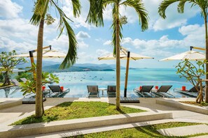 Grand Deluxe Pool Access Suite | Pool | Outdoor pool, open 6:00 AM to 10:00 PM, pool umbrellas, pool loungers - UniQue Boutique Resort (Koh Samui)