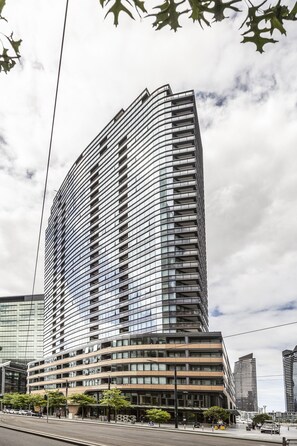 Exterior - Kula Docklands (Docklands)