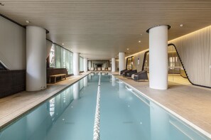 Indoor pool - Kula Docklands (Docklands)