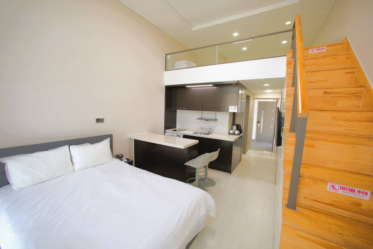 Duplex Double room (No View) | Laptop workspace, free WiFi, bed sheets