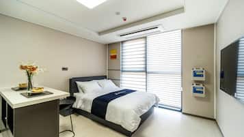 Laptop workspace, free WiFi, bed sheets