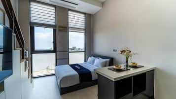 Duplex Double room, Lake view | 1 多间卧室、笔记本电脑工作区、免费 WiFi、床单