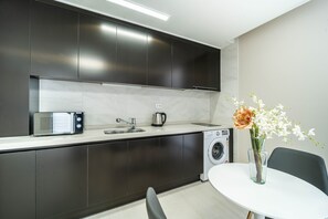 Premier Family Double room | Angolo cottura privato | Frigorifero, microonde, bollitore elettrico