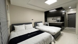 Superior Family Twin Room (No View) | Postazione laptop, Wi-Fi gratuito, lenzuola