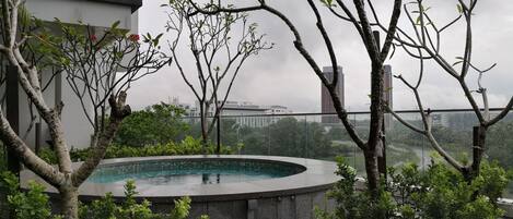 Bain à remous extérieur