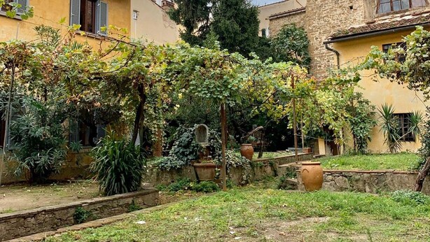 Garden - New Generation Hostel Tirana Center (Tirana)