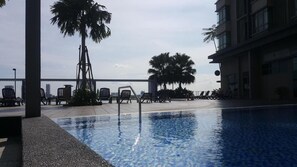 Outdoor pool, open 8:00 AM to 9:30 PM, pool umbrellas, pool loungers - Shaftsbury by Flexihome (Cyberjaya)