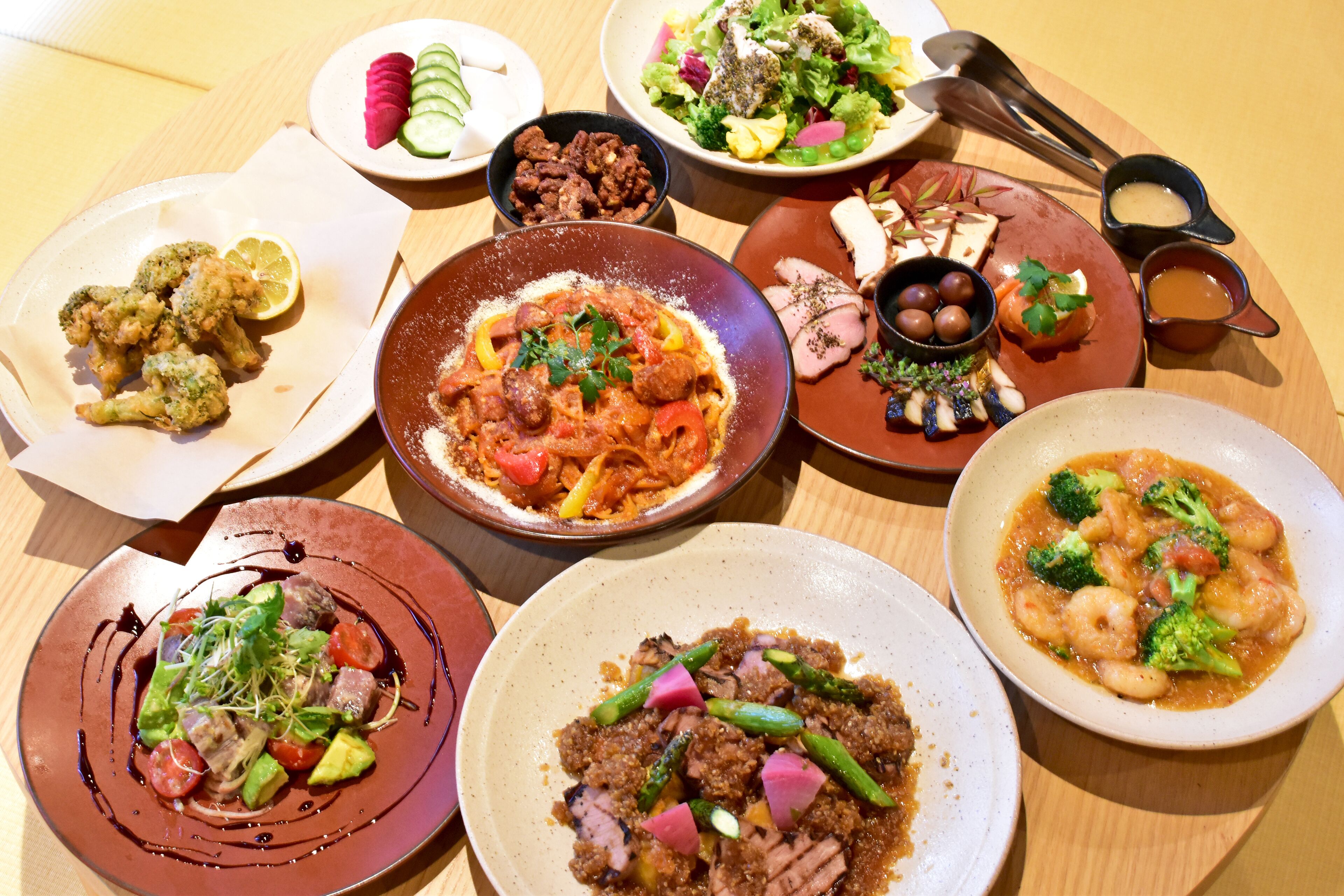 lunch and dinner served, japanese cuisine