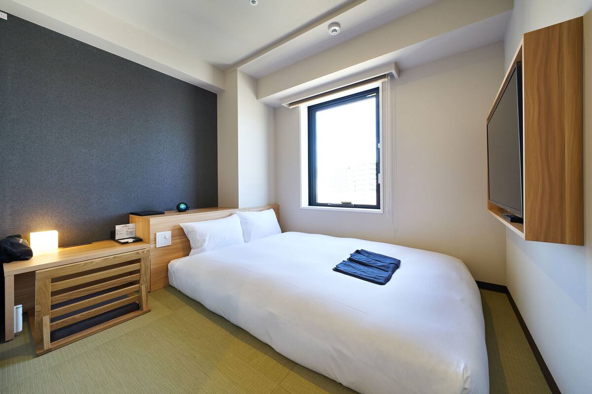 In-room safe, desk, blackout curtains, iron/ironing board (on request)