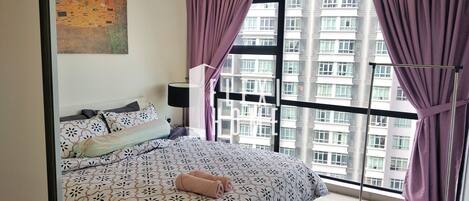 Studio Confort, non-fumeurs, salle de bains privée (8 hours, 9am-5pm, Work from Home) | Couette en duvet d'oie, ameublement personnalisé, bureau