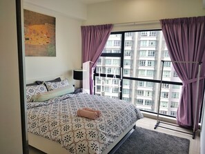 Studio – comfort, ikke-røyk, privat bad (8 hours, 9am-5pm, Work from Home) | Dundyner, individuelt innredet, skrivebord og skrivebord for bærbar PC