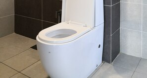 Dusk Till Dawn - Duplex Condominium | Bathroom | Shower, rainfall showerhead, hair dryer, bidet - Pinnacle PJ by Flexihome (Petaling Jaya)