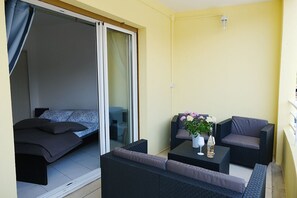 Terrace/patio - Superb 4* air-conditioned T2 apartment in the center of Favière (Bormes-les-Mimosas)