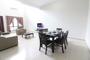 House, 6 Bedrooms | In-room dining - Kota Laksamana Comfortable Crowd by Step-In (Malacca City)