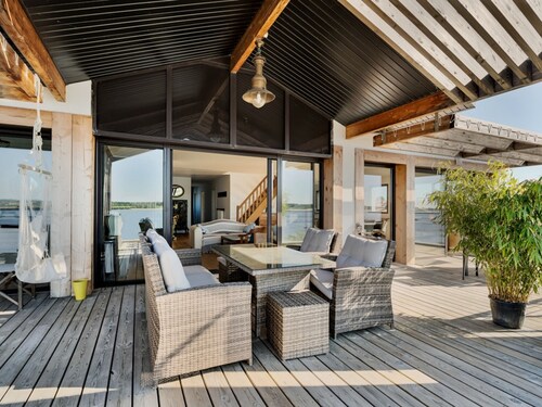Arcachon - Aiguillon - Charming T5 with Terrace, Secured Parking and WiFi