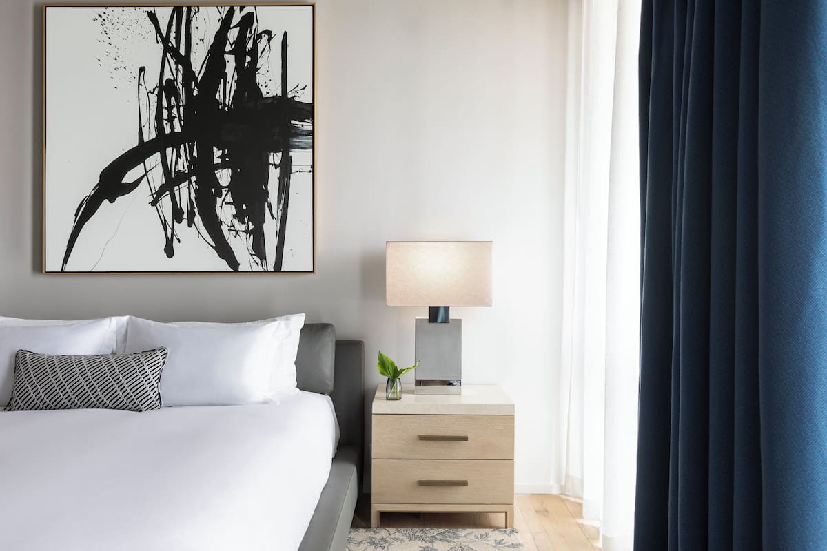 Frette Italian sheets, premium bedding, minibar, in-room safe
