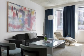 Frette Italian sheets, premium bedding, minibar, in-room safe - Kimpton Pittman Hotel – Downtown Dallas by IHG (Dallas)