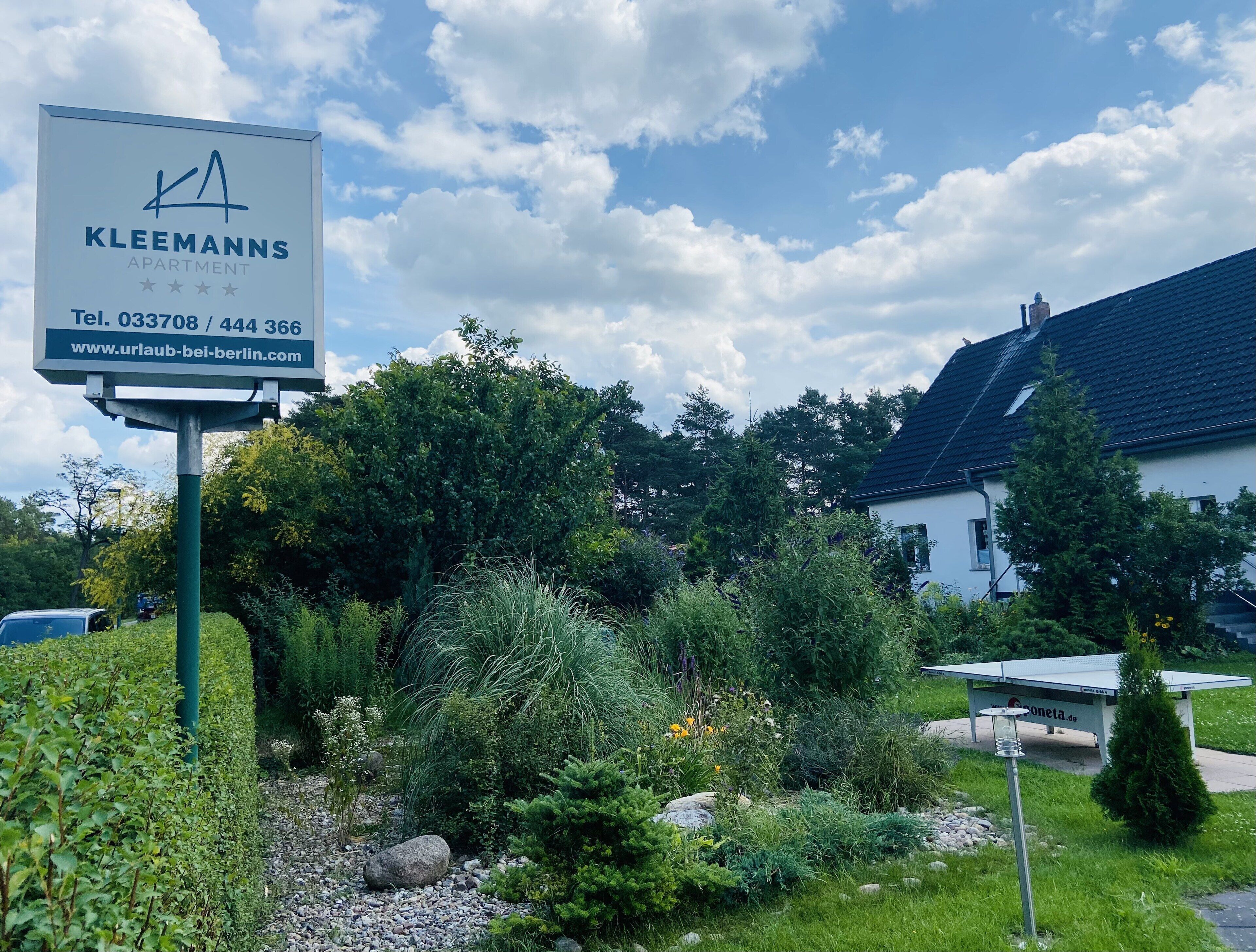 Property grounds - Cozy vacation home not far from Berlin & Potsdam with 900sqm private garden (Zossen)