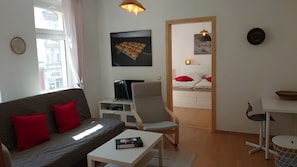 Smart TV, DVD player, books, stereo - On the edge of the historic old town, vacation apartment right in the center - 01 Family (Bautzen)