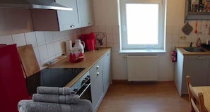 Fridge, oven, stovetop, coffee/tea maker - On the edge of the historic old town, vacation apartment right in the center - 01 Family (Bautzen)