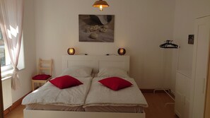 3 間睡房、嬰兒床、免費 Wi-Fi