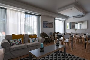 Desayuno bufé gratuito y diario