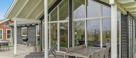 House | Outdoor dining