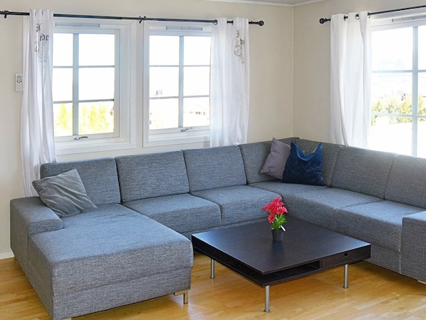 Living room - 8 Person Holiday Home in Eide (Eide)