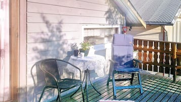 House | Tempat makan luar