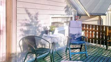 House | Outdoor dining