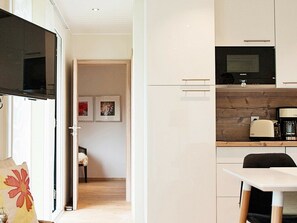 2 Schlafzimmer, Babybetten