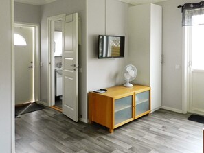 2 Schlafzimmer, individuell eingerichtet