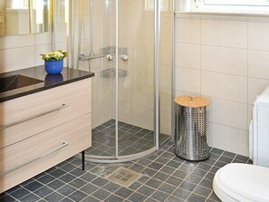 Shower - Holiday Home in Sandhornøy (Gildeskal)